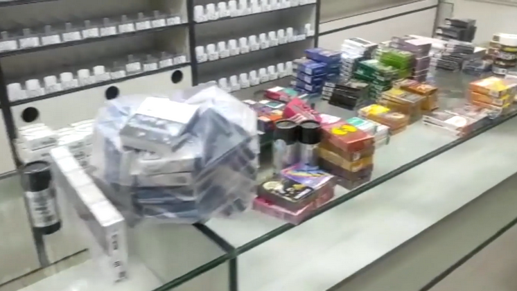 В Новосибирске задержали продавцов контрафактного табака