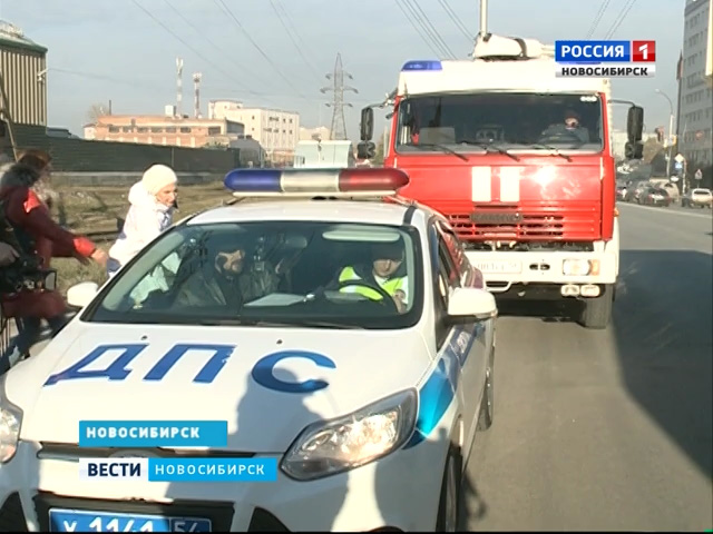 В Новосибирске ловили водителей, не пропускающих машины со спецсигналами