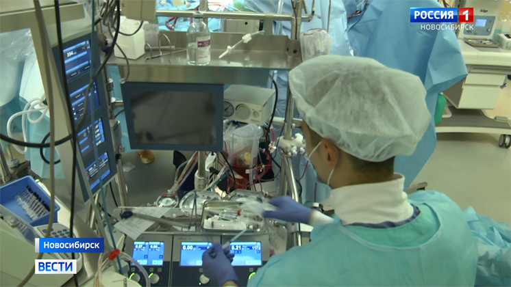 Уникальную малоинвазивную операцию на сердце провели новосибирские хирурги
