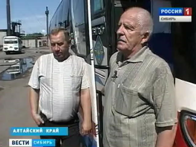 Алтайским водителям автобуса пришлось принимать роды у пассажирки прямо на трассе