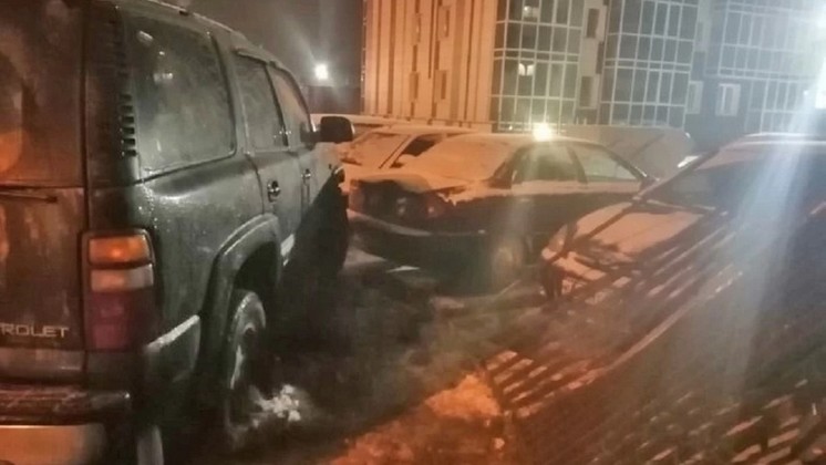 Новосибирец устроил беспредел на парковке из-за гололёда