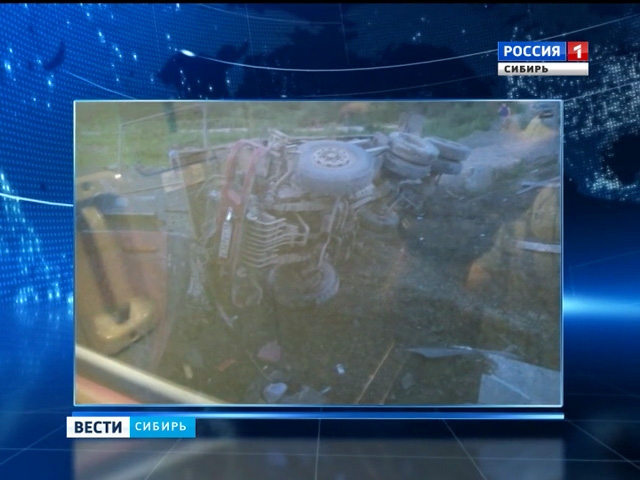 В Красноярском крае пассажирский поезд столкнулся с грузовиком