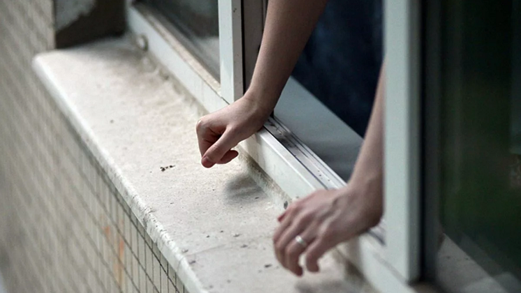 Новосибирская студентка выпала из окна общежития НГУ 
