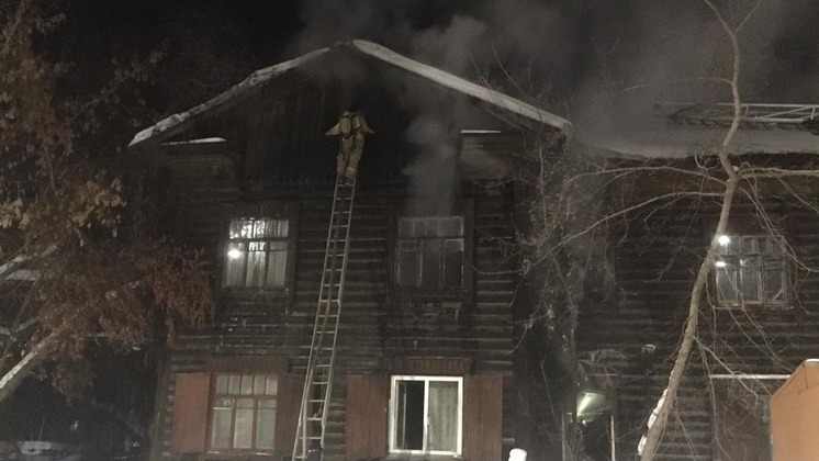 Крупный пожар в Октябрьском районе едва не унёс жизнь новосибирца