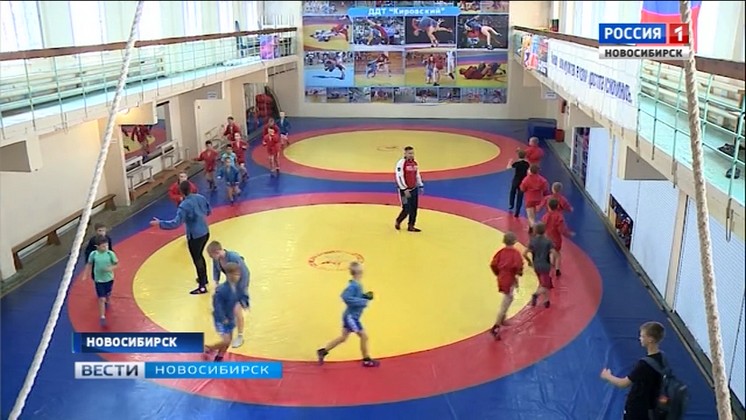 Родители пожаловались на опасный спортзал в доме детского творчества Новосибирска