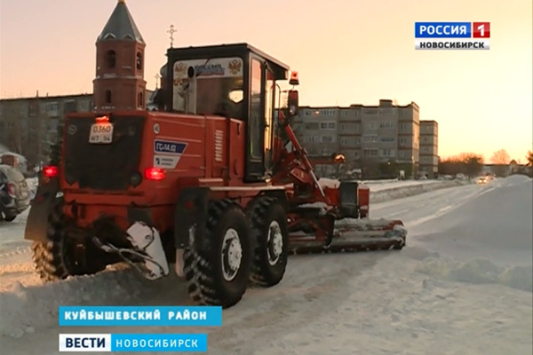 Круглосуточной борьба со снежными заносами ведется на трассах Новосибирской области