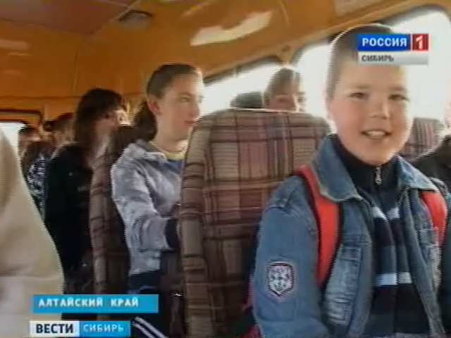 Как добираются до школы ученики в разных сибирских регионах?