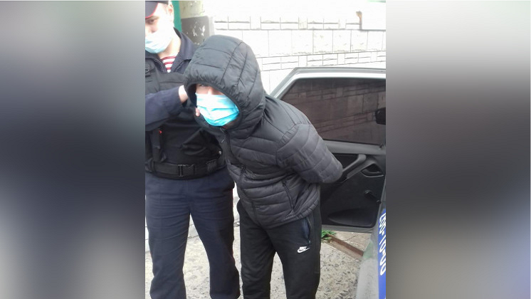 Серийного грабителя с ножом задержала полиция в Новосибирске