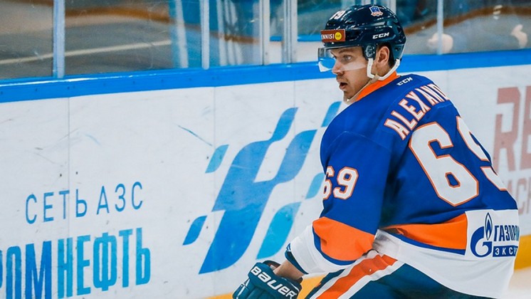 27-летний защитник Денис Александров вошел в состав хоккейной «Сибири»