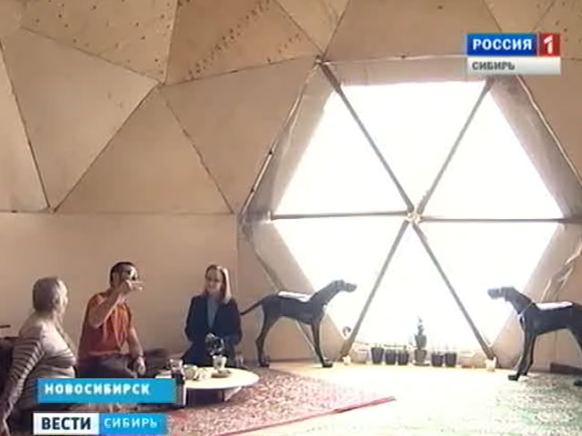 Новосибирский художник соорудил нестандартное жилье - дом-купол