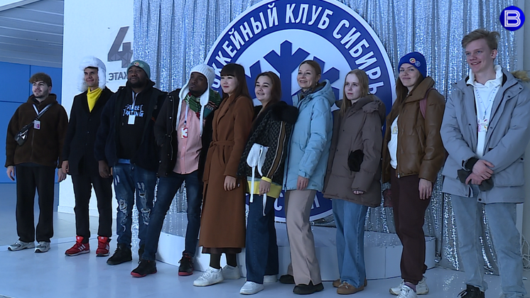 В Новосибирск прибыла большая делегация молодежи из 35 стран мира