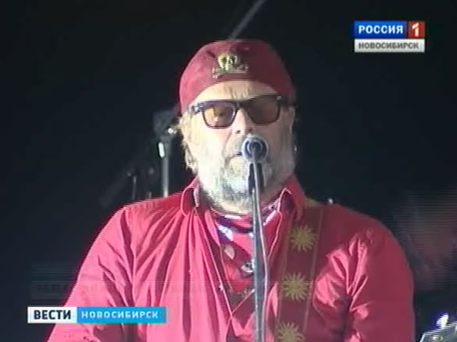 Живая легенда русского рока - Борис Гребенщиков - выступил в Новосибирске