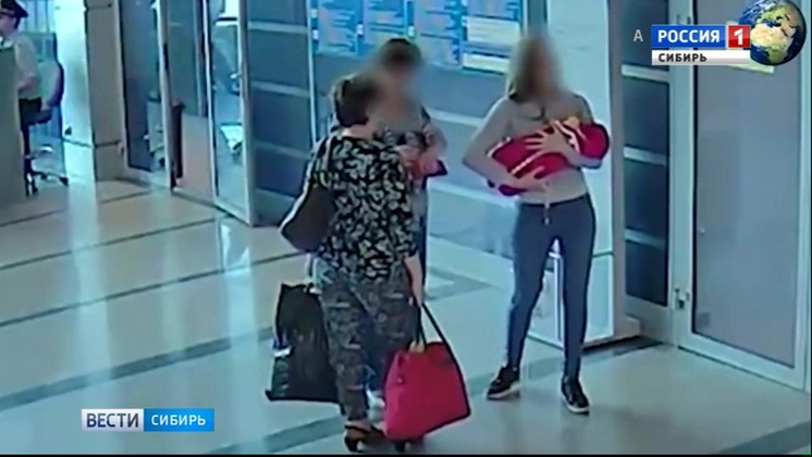 Омичка подарила своего новорождённого ребёнка учительнице из Санкт-Петербурга
