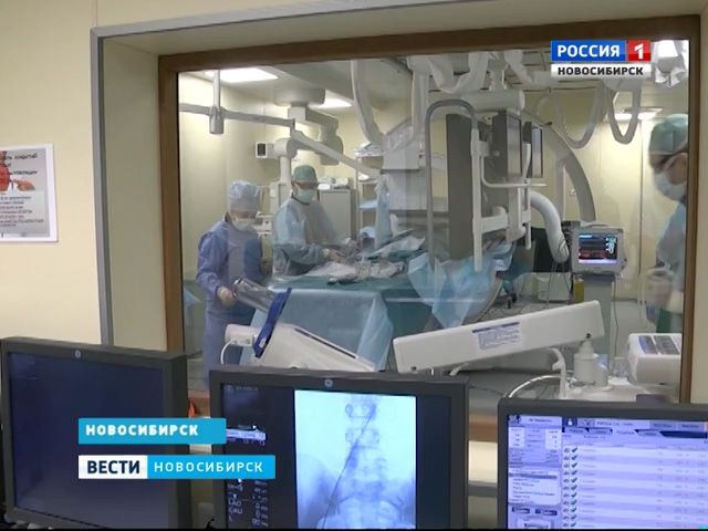 Новосибирские врачи первые в стране провели операцию по удалению венозного тромба