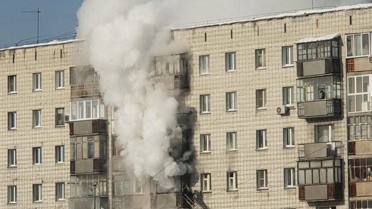 Пожар в квартире новосибирцы приняли за порыв трубы