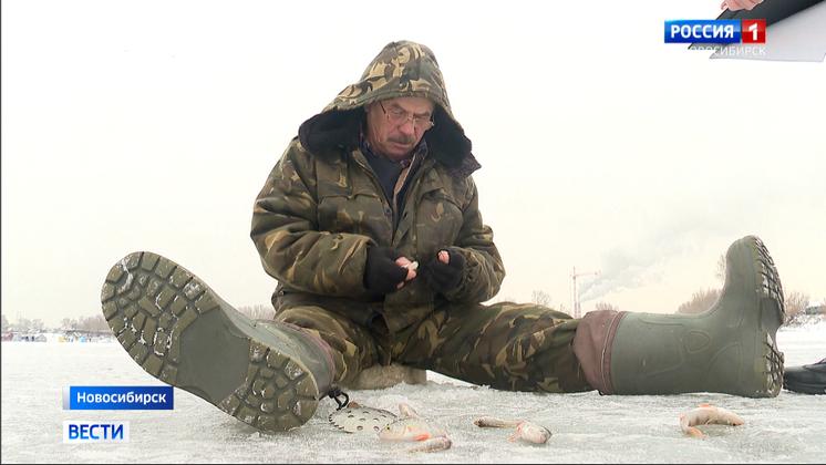 Десятки любителей подлёдного лова вышли на водоёмы Новосибирской области