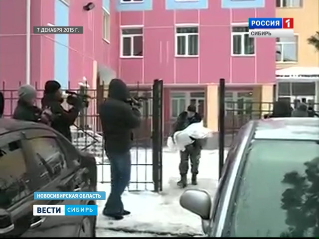 В регионах Сибири проходят проверки детских площадок и игровых комплексов
