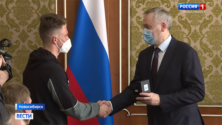 Новосибирского биатлониста с победой на первенстве мира поздравил губернатор
