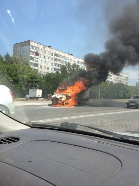 В Новосибирске на Гусинобродском шоссе сгорела «Газель»