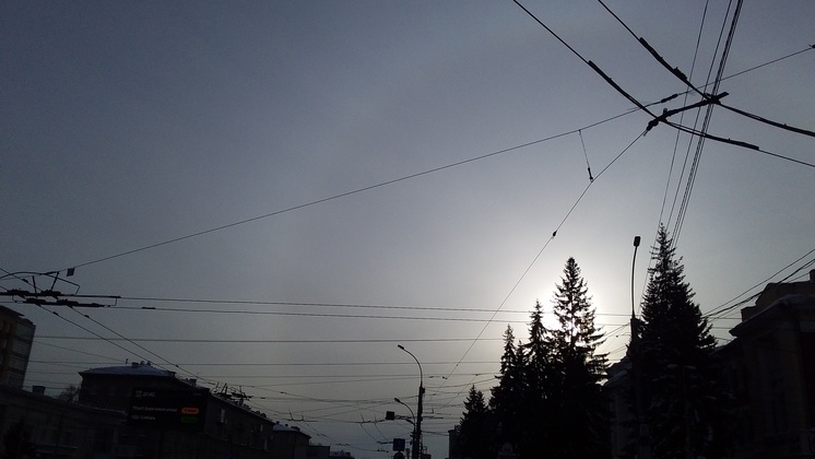 Солнечное гало наблюдали местные жители в небе над Новосибирском