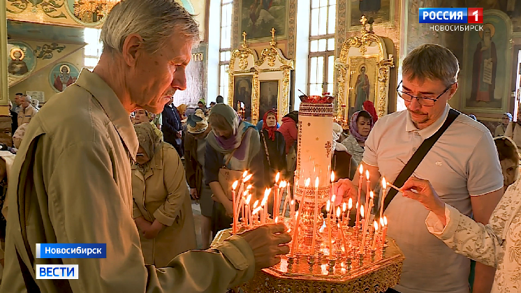 В Новосибирске православные верующие отмечают Радоницу