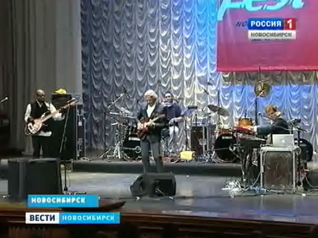 Легендарный гитарист Джон Маклафлин выступил в Новосибирске