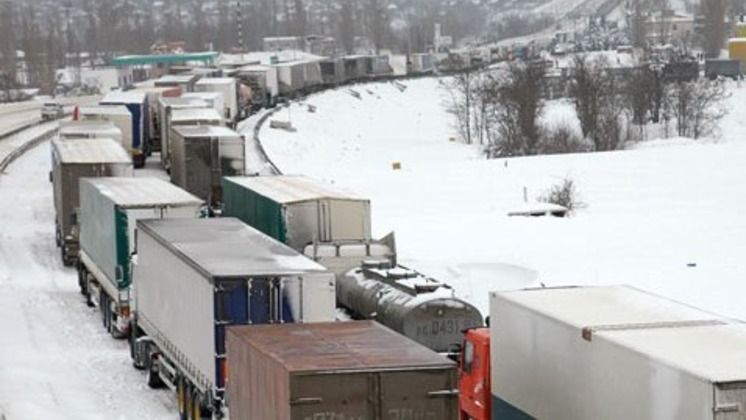 Въезд в Новосибирск оказался закрыт для большегрузов вечером 23 декабря