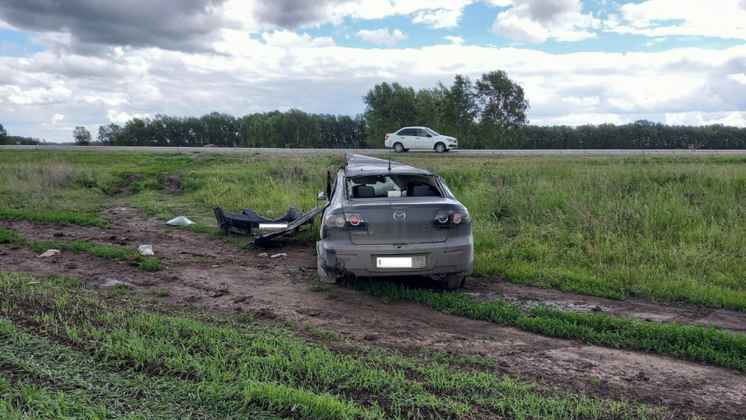 Под Новосибирском 42-летняя пассажирка автомобиля погибла в аварии