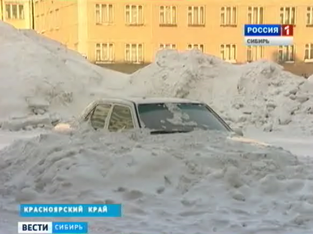 Тема уборки снега повисла над городами Сибирского региона