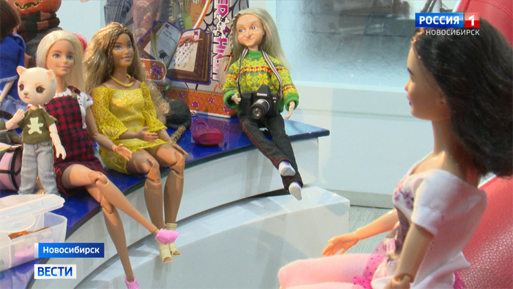 Жительница Новосибирска собрала одну из самых больших в городе коллекций кукол