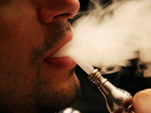 Общественная палата выступила за полный запрет курения кальянов в ресторанах и кафе