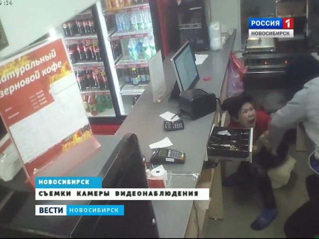 В Калининском районе преступники в медицинских масках ограбили магазин