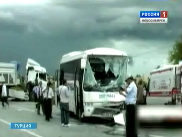 В турецкой Анталье потерпел крушение автобус с новосибирскими туристами