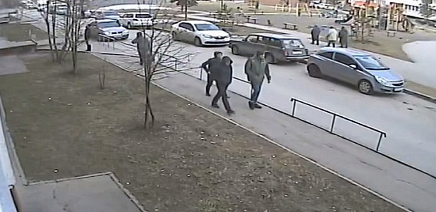 Полиция Новосибирска просит опознать трёх подозреваемых в апрельском убийстве