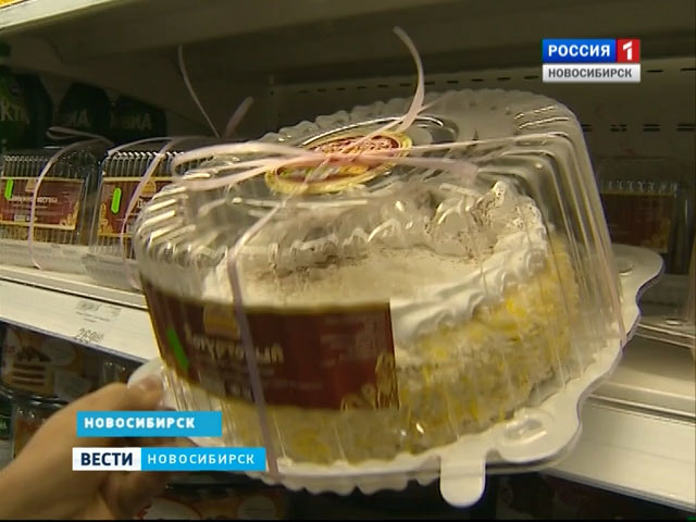 В одном из супермаркетов жительнице Новосибирска продали торт с тараканами