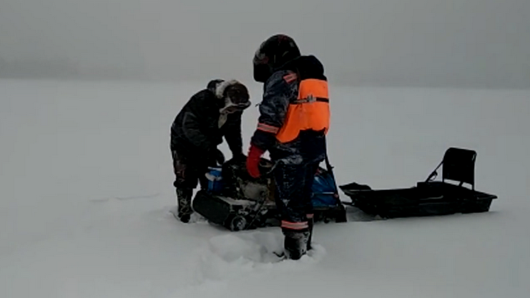 Рыбак на снегоходе потерялся на льду Обского моря в Новосибирске