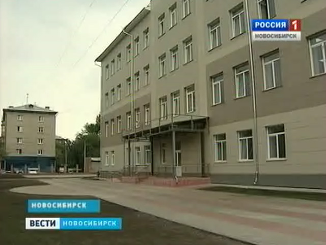 В Новосибирске по городской целевой программе ремонтируют аварийные школы