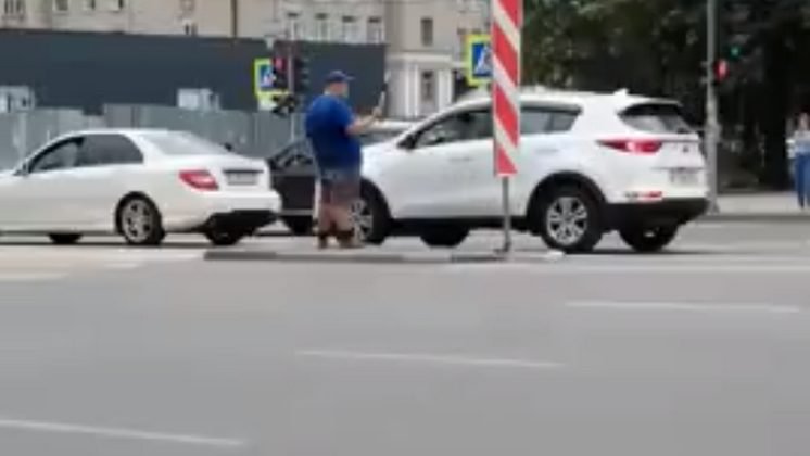 В Новосибирске автолюбителей рассмешил полицейский-самозванец