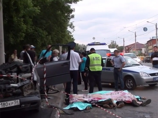 В результате аварии на ул. Волочаевской в Новосибирске погибло четыре человека