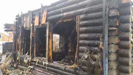 Отважная соседка вытащила троих детей из горящего дома в Новосибирске