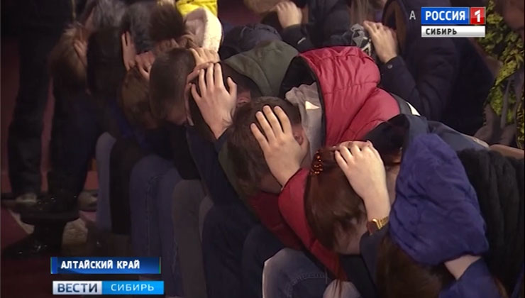 Спецназ обезвредил террористов и спас студентов в Новоалтайске