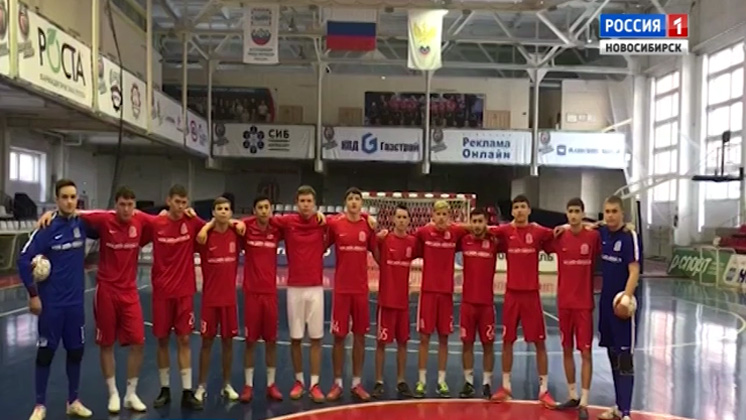 Новосибирские футболисты записали видеообращение в поддержку сборной России