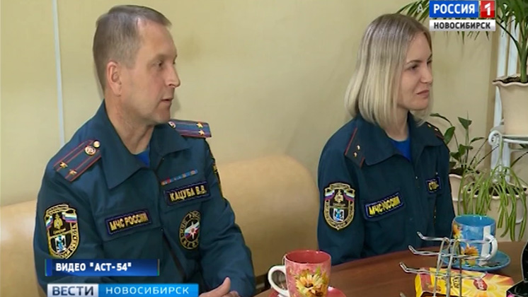 Новосибирского пожарного представили к награде за спасение из огня мамы с ребенком