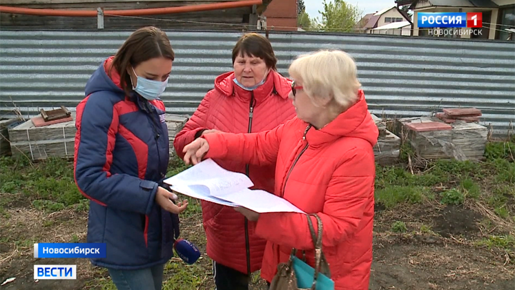 Новосибирские дачники спорят из-за преградившего путь домой забора
