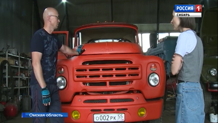 Омич модернизировал старый грузовик ЗИЛ в современный пикап