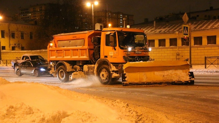 Какие улицы очистят от снега в ночь на 16 декабря в Новосибирске