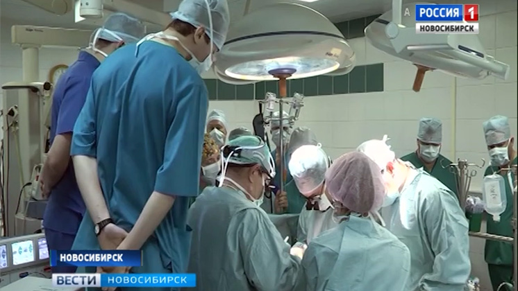В Новосибирске спасли пациентку от тяжелого заболевания с помощью пересадки печени и сердца