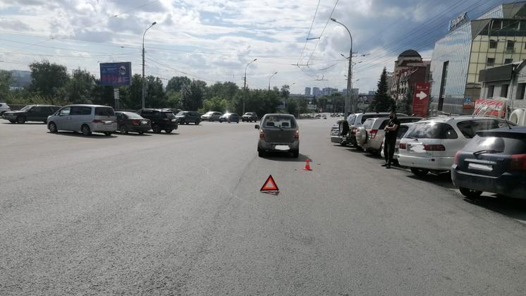 В Новосибирске водитель Suzuki Solio сбил 14-летнюю девочку