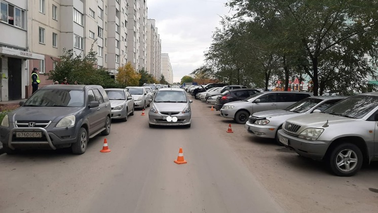 В Новосибирске женщина за рулём иномарки сбила семилетнего мальчика