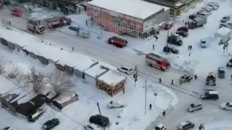В Новосибирске пожар спровоцировал пробки на МЖК